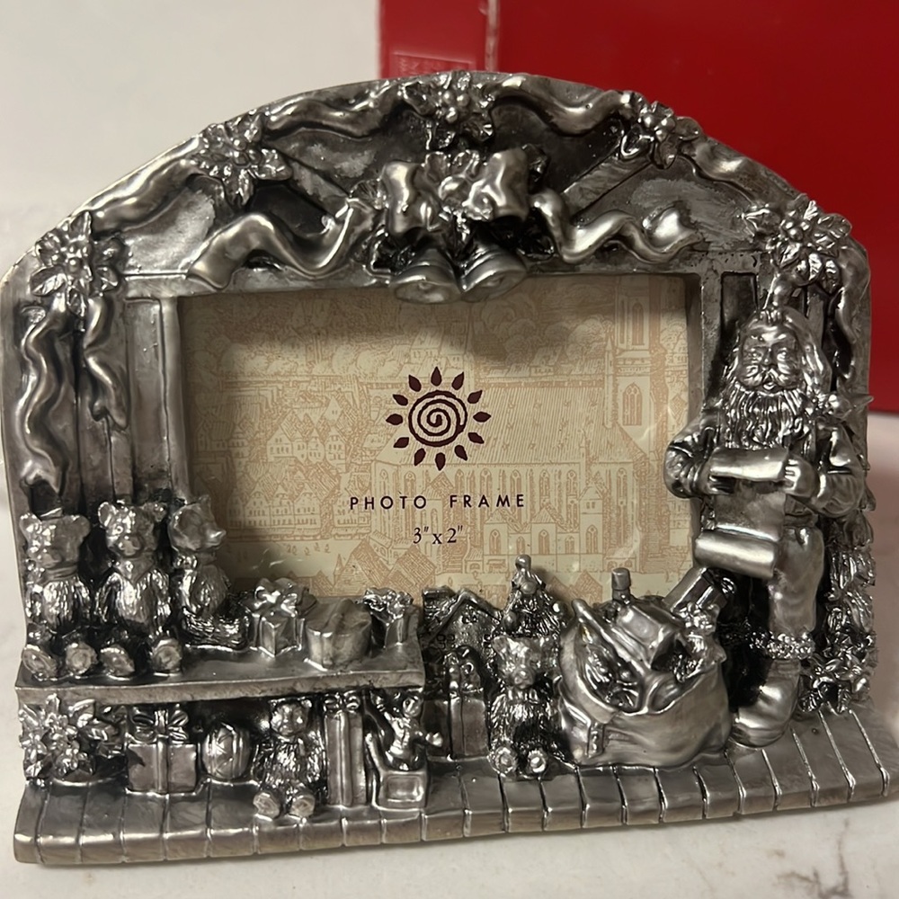 3x2 DETAILED CHRISTMAS FRAME IN ORIGINAL BOX